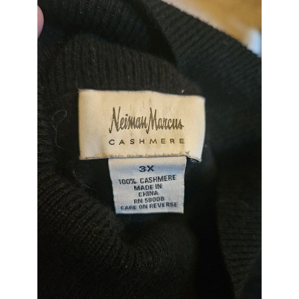 Neiman Marcus Cashmere Vintage Men's 100% Cashmere Turtleneck Sweater Black